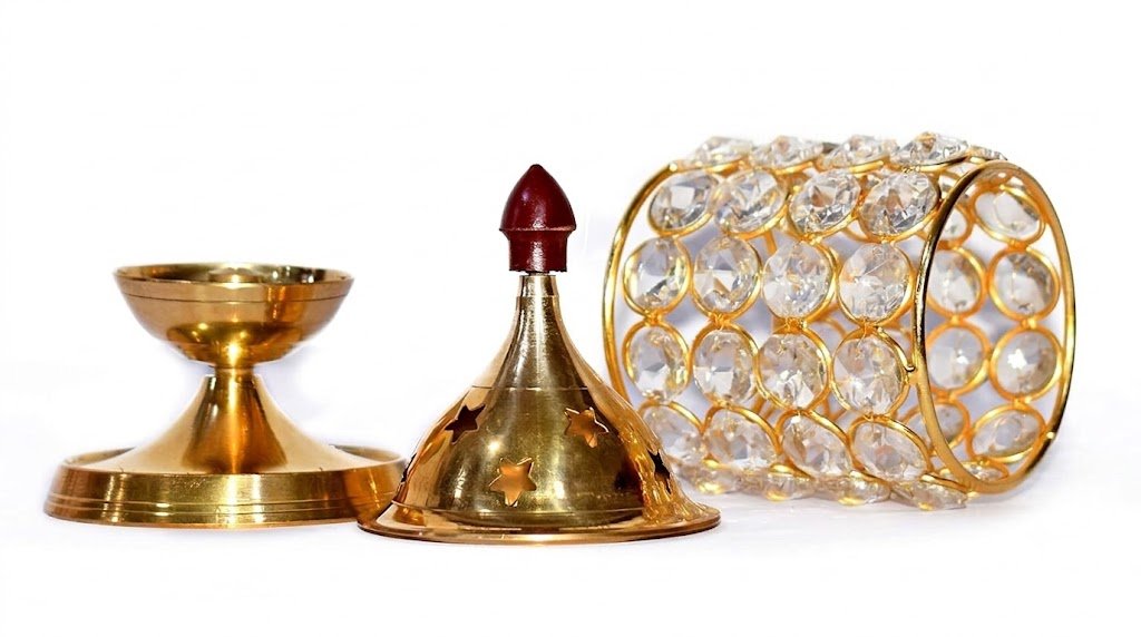 Akhand Jyoti Crystal Diya Made of Brass Diwali Gift / Diwali Deepawali Decoration Akhand Diya Decorative Brass Crystal Oil Lamp Tea Light Holder Lantern Pillar Shape - Image 3